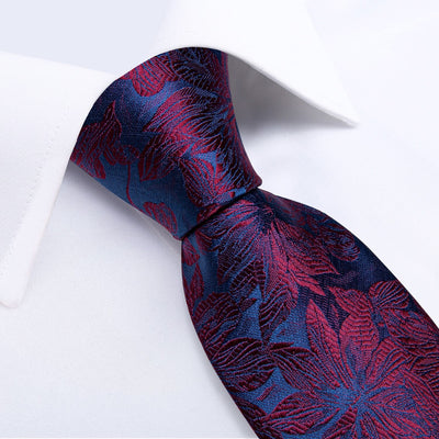 Paarse bloemenstropdas