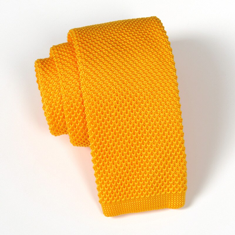 Mosterd gebreide stropdas