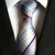 Zilveren stropdas met blauwe strepen en mauve patroon