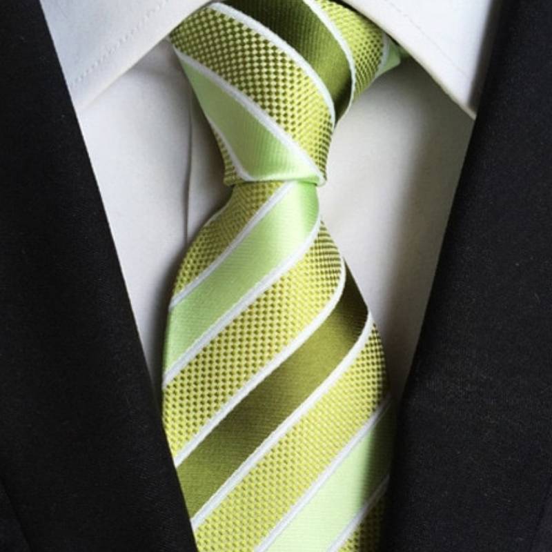 Lichtgroene stropdas met groene strepen